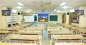 Địa chỉ 1: 50 Thành Thái, Q10, phòng nghe nhìn lầu 1 co-so-1