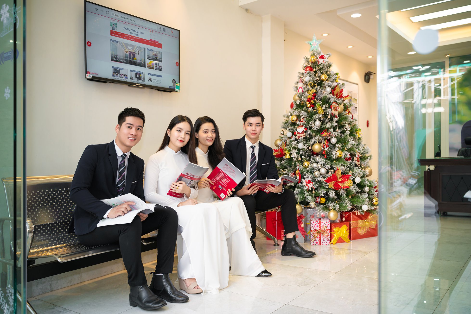 NOEL 2019 ấm áp hơn với tiếng Anh vững vàng và chứng chỉ TOEIC & IELTS 🎉🎉 8 1 - NOEL 2019 ấm áp hơn với tiếng Anh vững vàng và chứng chỉ TOEIC & IELTS 🎉🎉
